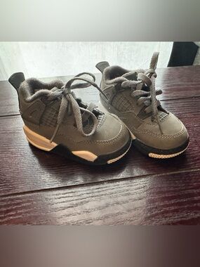 Nike Air Jordan 4 Retro Toddler Sneakers Grey White Size 4C Excellent Condition